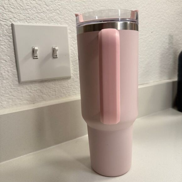 Stanley 40 oz Pink - Picture 4 of 7